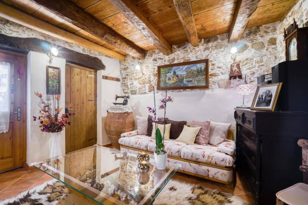 Traditional Cretan Stone House In The Center Of Crete Litos Exteriör bild