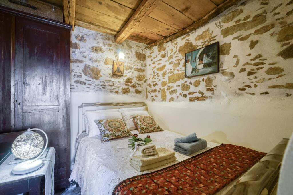 Traditional Cretan Stone House In The Center Of Crete Litos Exteriör bild