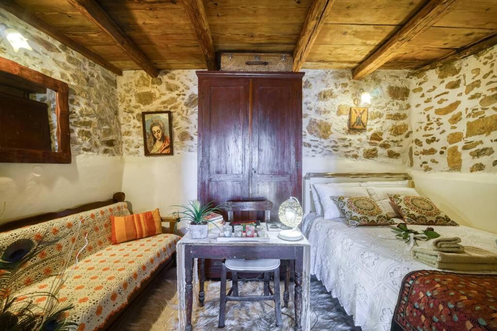 Traditional Cretan Stone House In The Center Of Crete Litos Exteriör bild